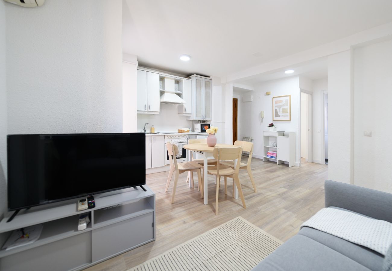 Apartamento en Madrid - Acogedor Piso en el Corazón de Vallecas: Ideal para Estancias Temporales