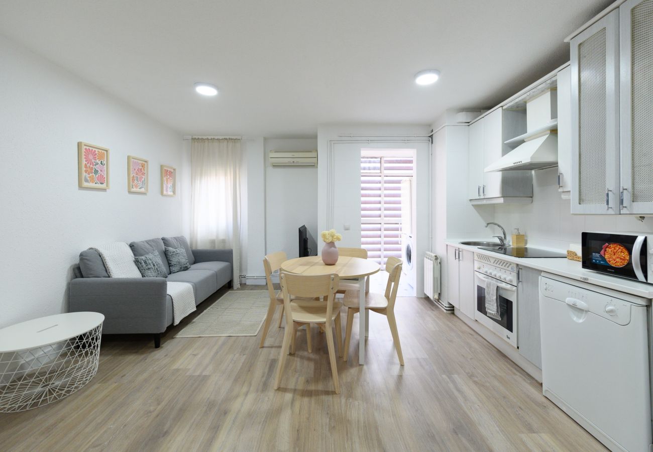 Apartamento en Madrid - Acogedor Piso en el Corazón de Vallecas: Ideal para Estancias Temporales