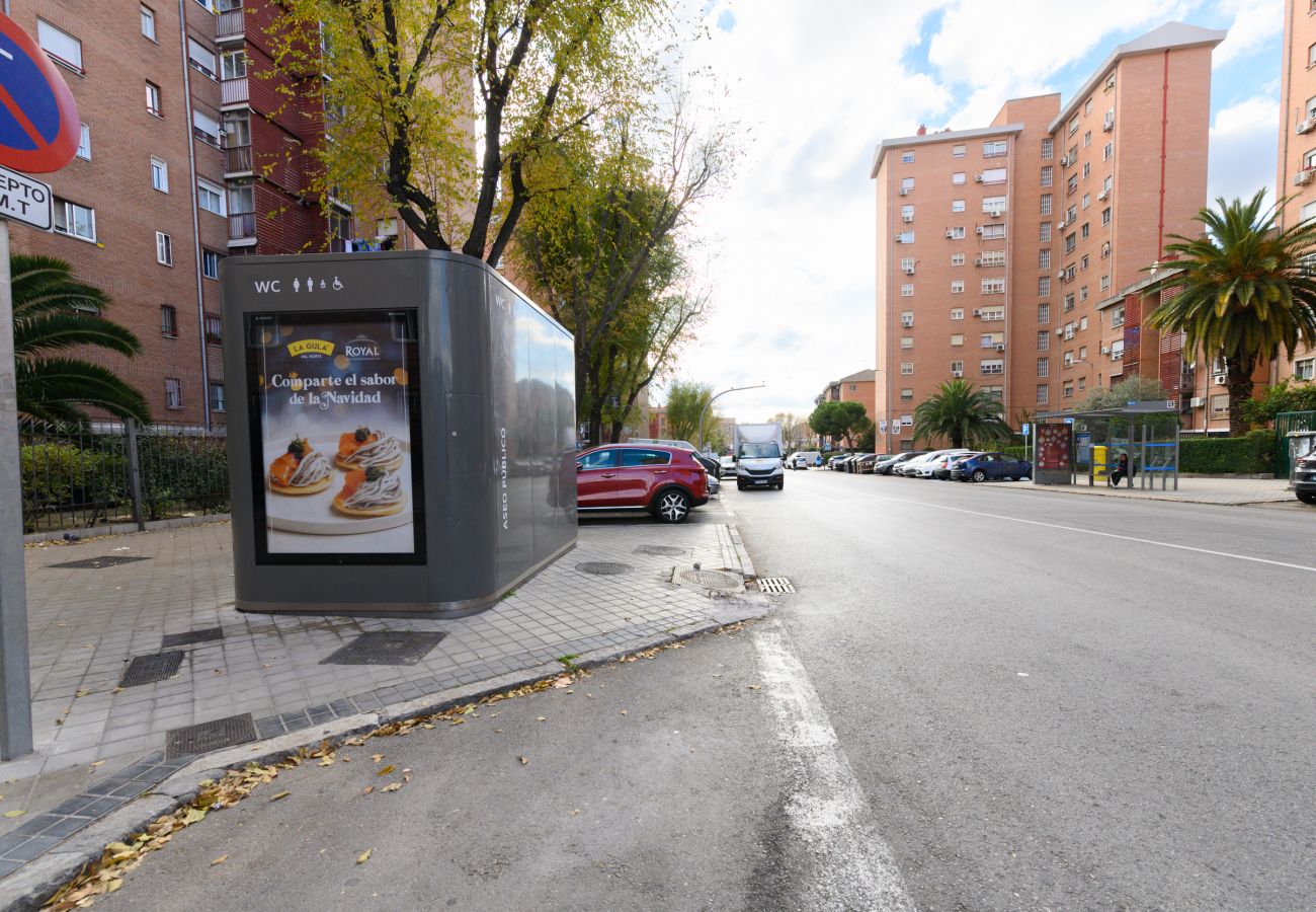 Apartamento en Madrid - Acogedor Piso en el Corazón de Vallecas: Ideal para Estancias Temporales