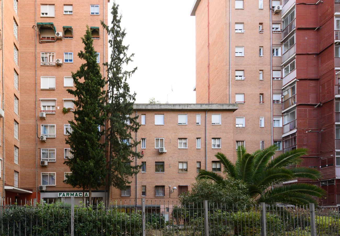 Apartamento en Madrid - Acogedor Piso en el Corazón de Vallecas: Ideal para Estancias Temporales