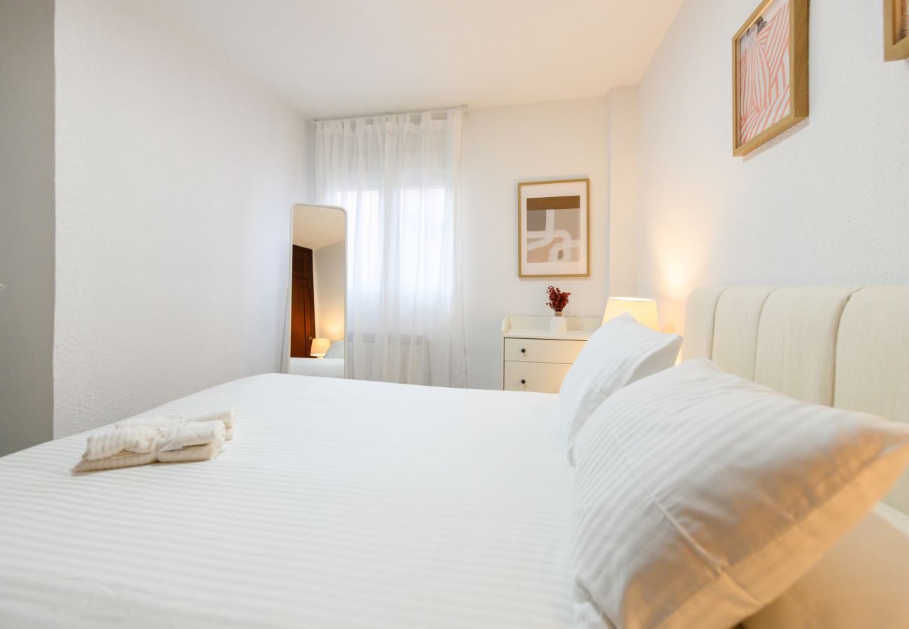 Apartamento en Madrid - Acogedor Piso en el Corazón de Vallecas: Ideal para Estancias Temporales