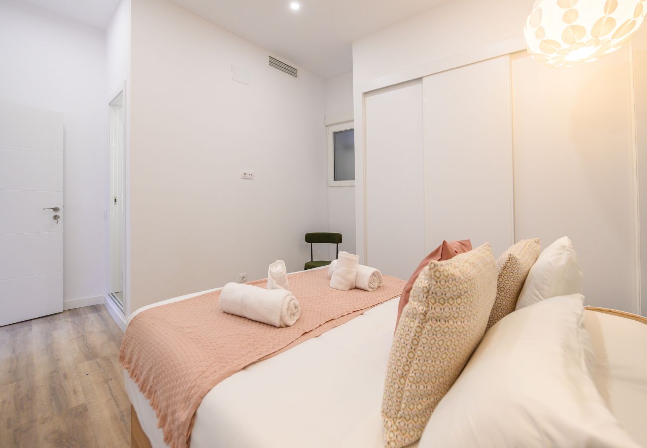 Apartamento en Madrid - Confort y estilo urbano: tu piso perfecto con 3 habitaciones 