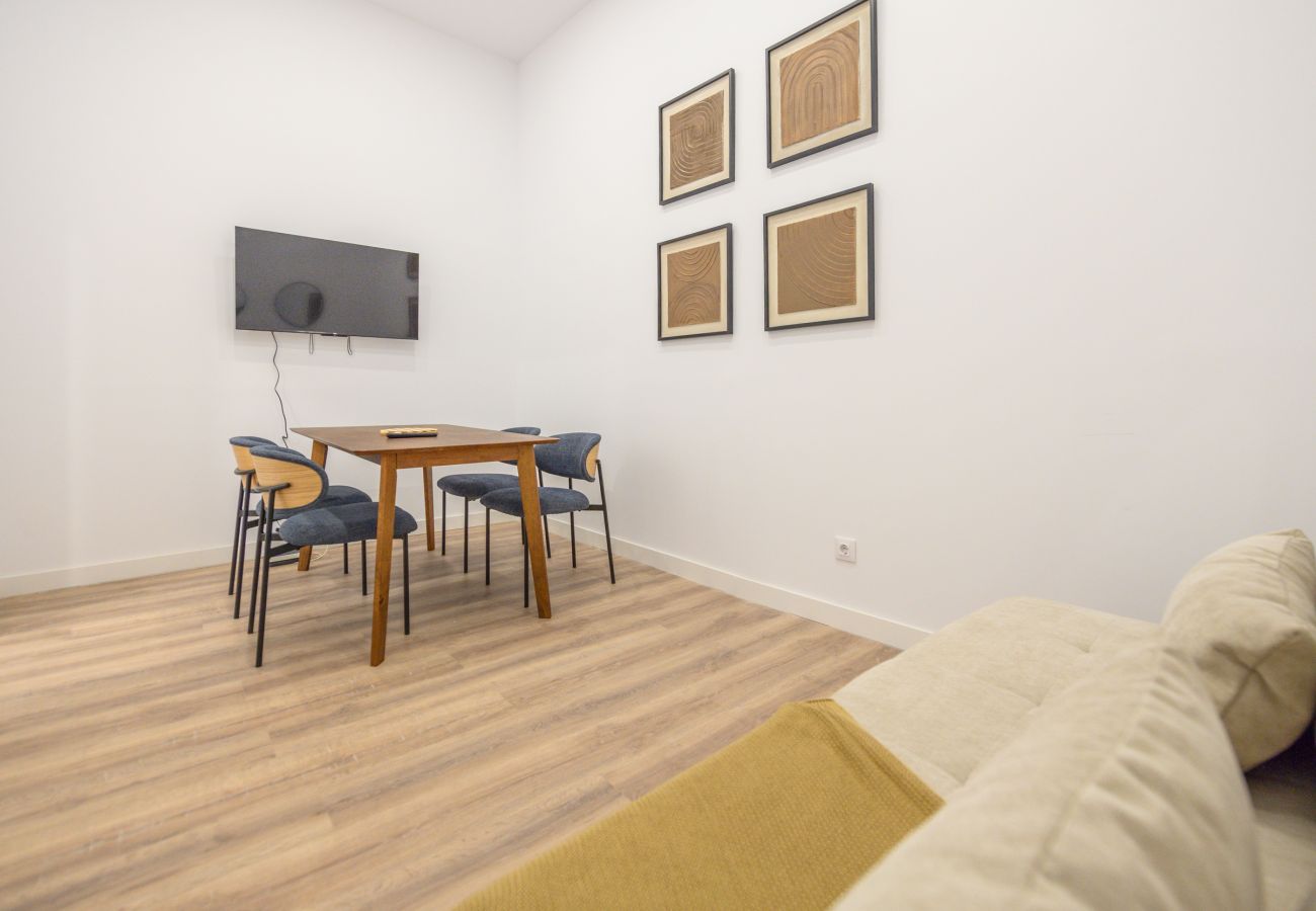 Apartamento en Madrid - Confort y estilo urbano: tu piso perfecto con 3 habitaciones 