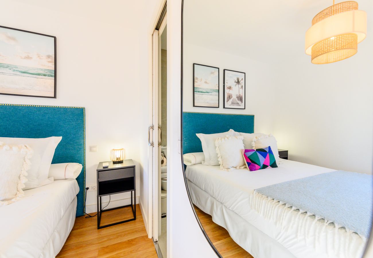 Apartamento en Madrid - Tu hogar perfecto: 1 suites con baño, salón integrado y cocina equipada en Chamartín 