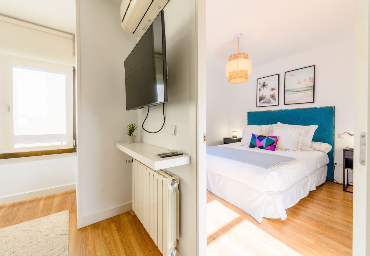 Apartamento en Madrid - Tu hogar perfecto: 1 suites con baño, salón integrado y cocina equipada en Chamartín 