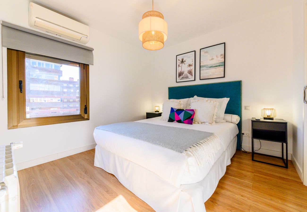 Apartamento en Madrid - Tu hogar perfecto: 1 suites con baño, salón integrado y cocina equipada en Chamartín 