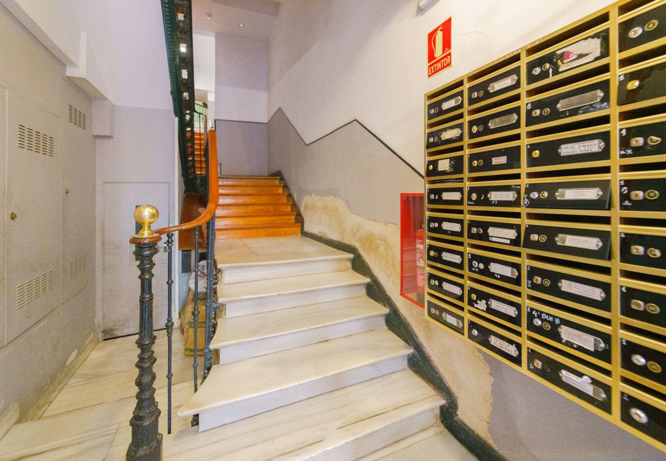 Apartamento en Madrid -  Exclusivo piso con balcones y vistas en ubicación privilegiada 