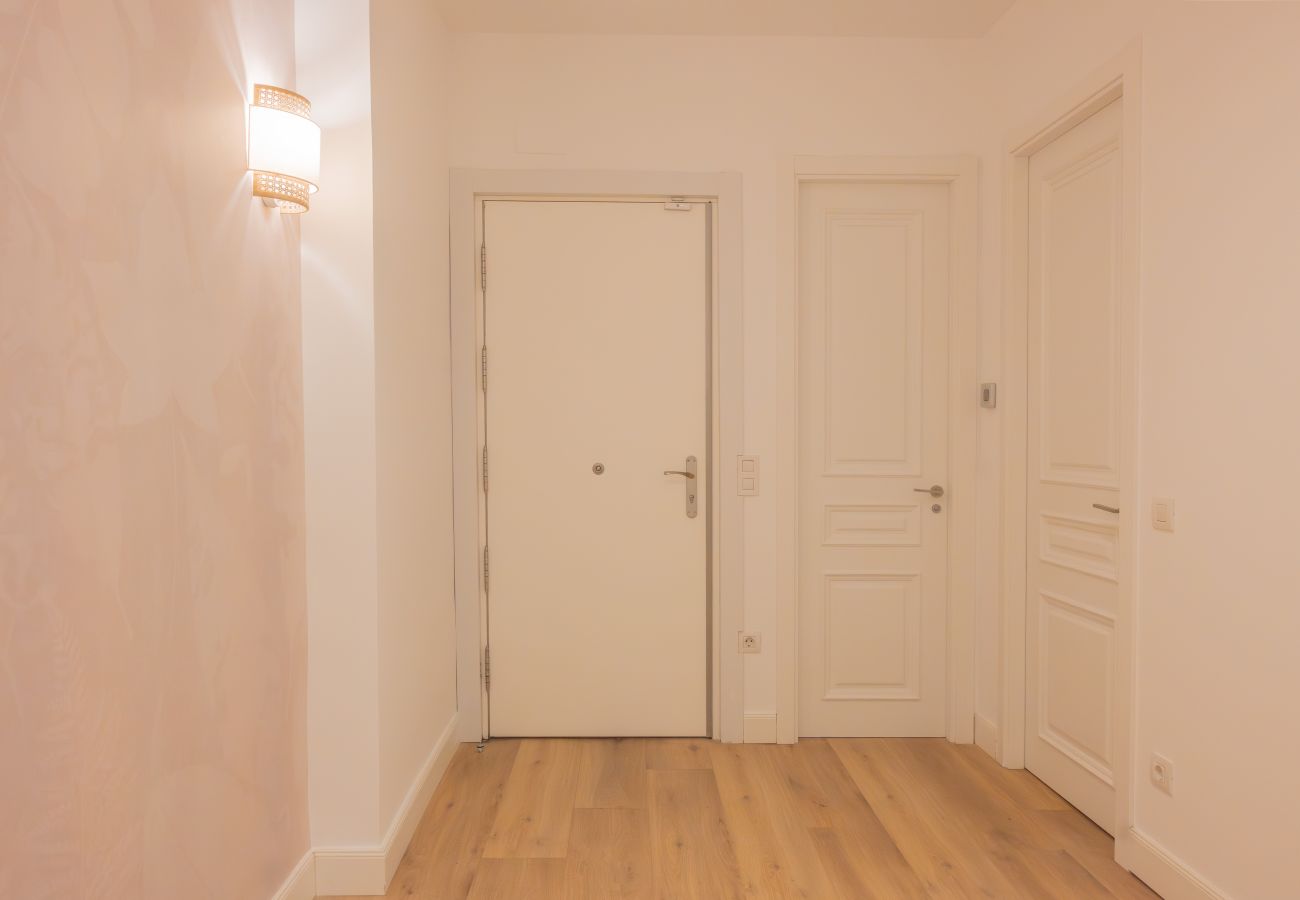 Apartamento en Madrid - Elegancia Urbana en el Corazón de Retiro