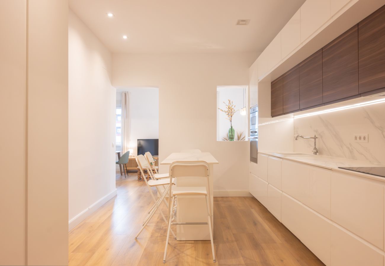 Apartamento en Madrid - Elegancia Urbana en el Corazón de Retiro