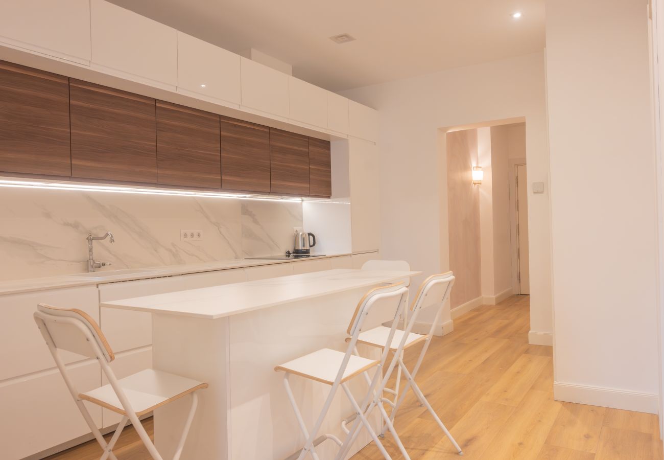 Apartamento en Madrid - Elegancia Urbana en el Corazón de Retiro