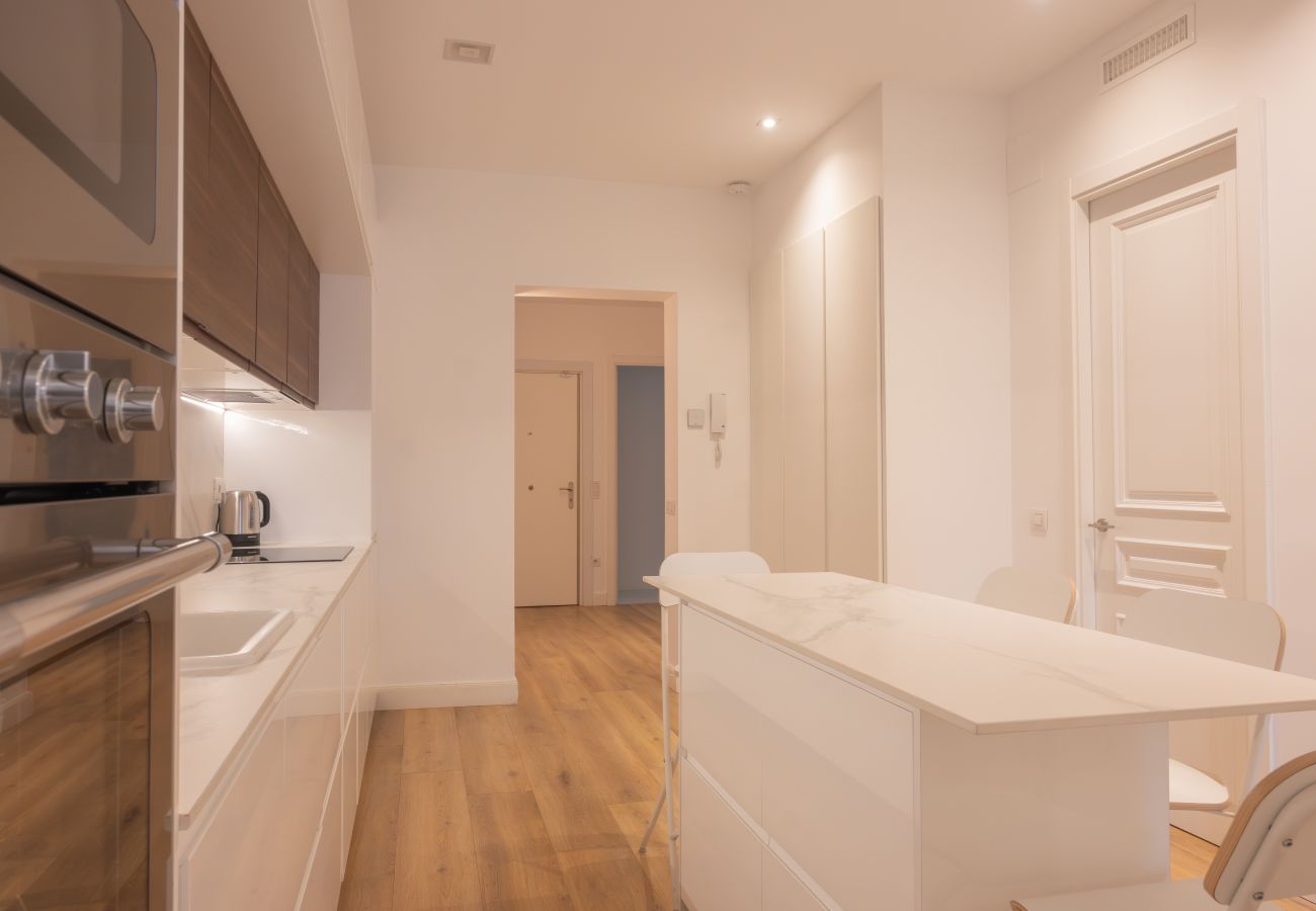 Apartamento en Madrid - Elegancia Urbana en el Corazón de Retiro