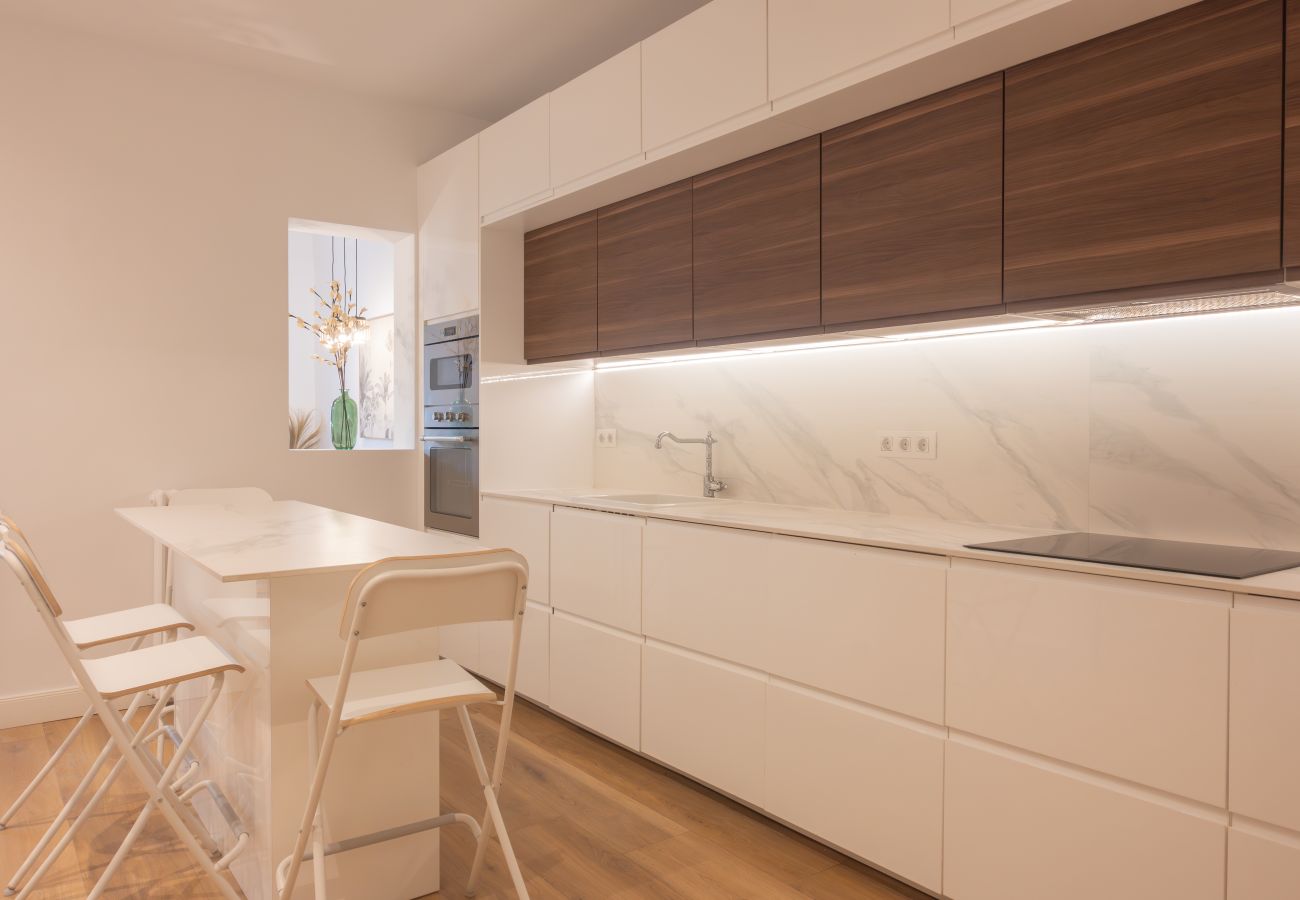 Apartamento en Madrid - Elegancia Urbana en el Corazón de Retiro