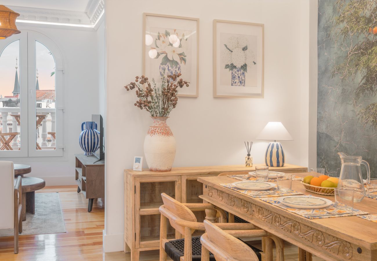 Apartamento en Madrid - Ático con extraordinaria Terraza - Centro -Lujo - Alturas con sabor Mediterráneo