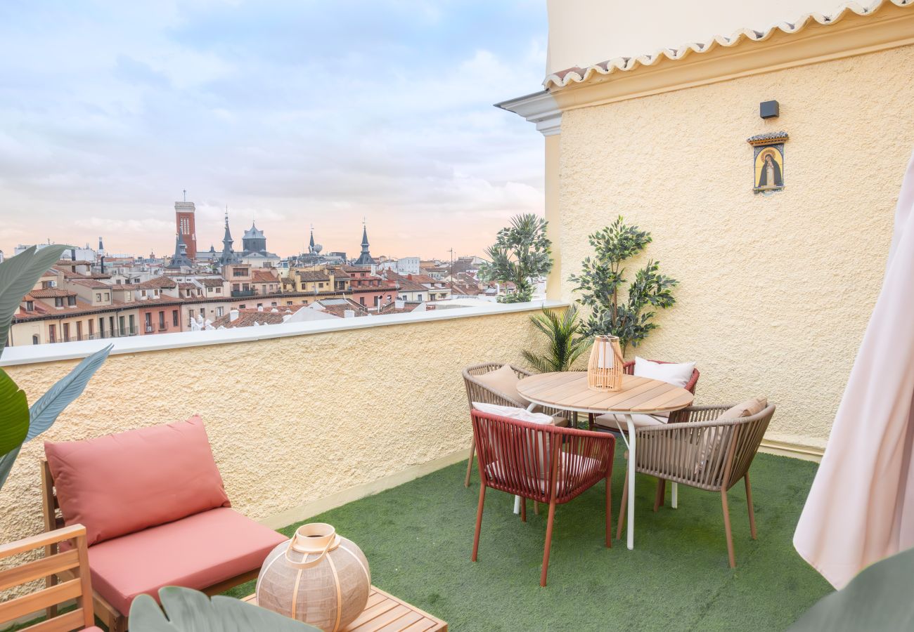 Apartamento en Madrid - Ático con extraordinaria Terraza - Centro -Lujo - Alturas con sabor Mediterráneo