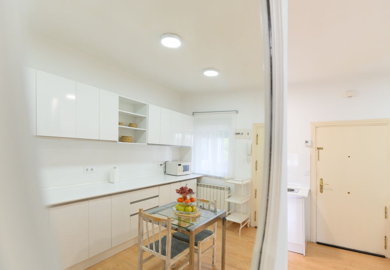 Apartamento en Madrid - Charmartin 4 Torres: 2 dormitorios ideal para familias y viajeros de negocios 