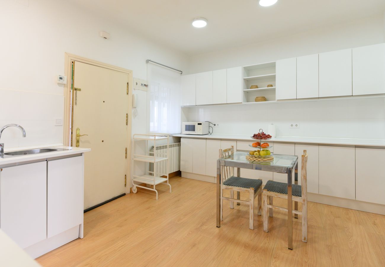 Apartamento en Madrid - Charmartin 4 Torres: 2 dormitorios ideal para familias y viajeros de negocios 