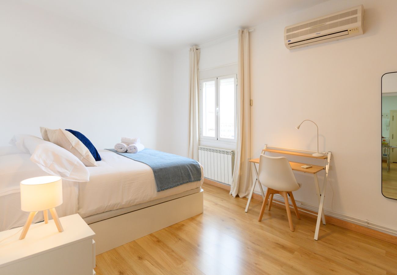 Apartamento en Madrid - Charmartin 4 Torres: 2 dormitorios ideal para familias y viajeros de negocios 