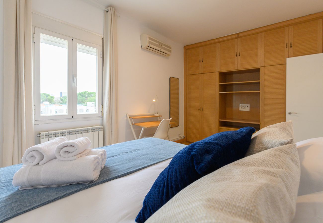 Apartamento en Madrid - Charmartin 4 Torres: 2 dormitorios ideal para familias y viajeros de negocios 