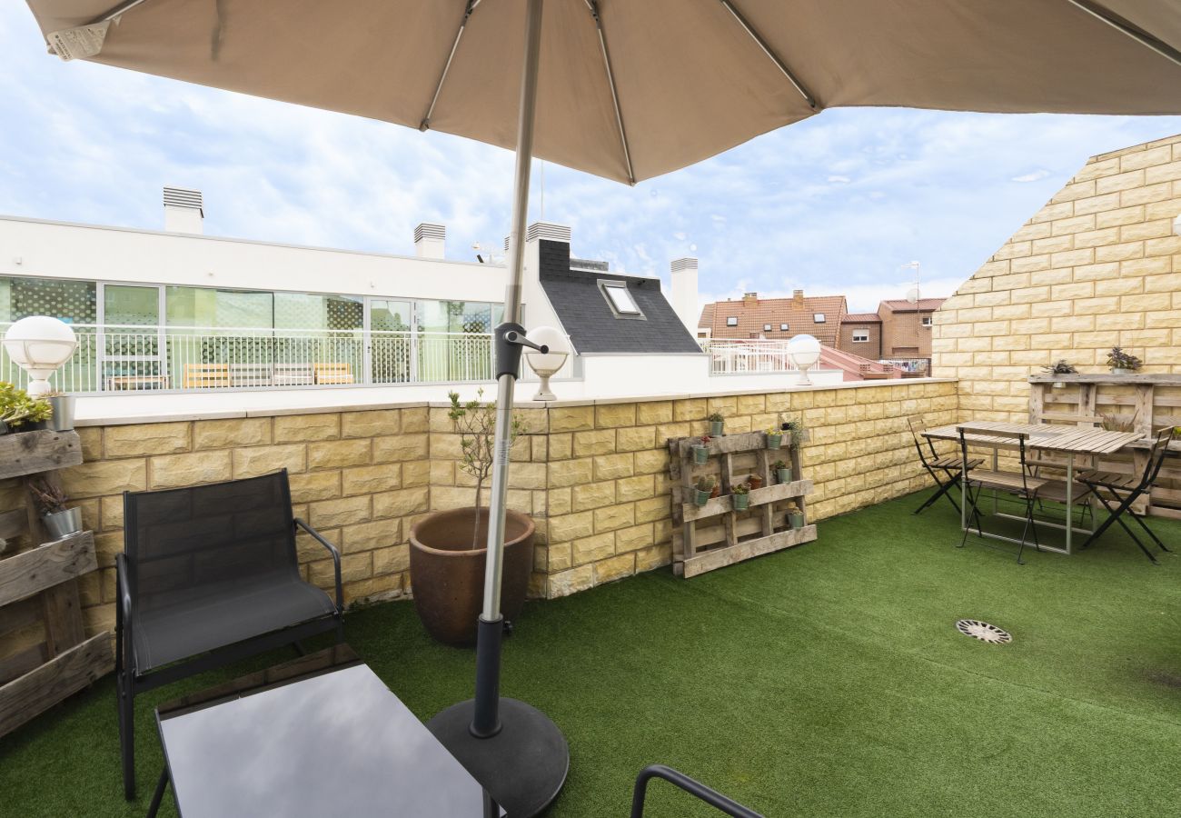 Apartamento en Madrid - Ático con amplia terraza y vistas panorámicas en Madrid