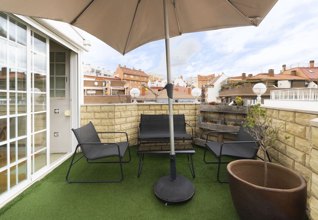 Apartamento en Madrid - Ático con amplia terraza y vistas panorámicas en Madrid