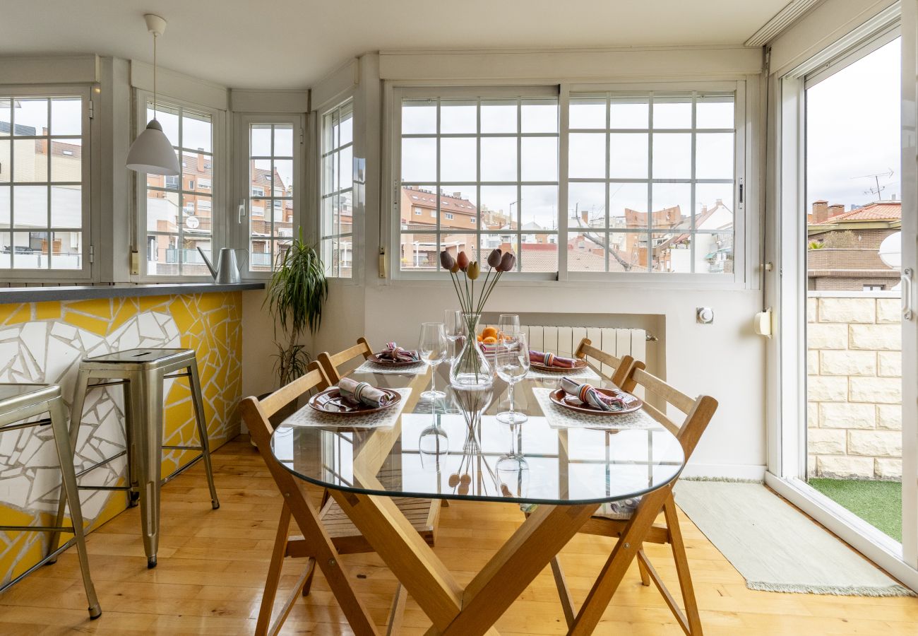 Apartamento en Madrid - Ático con amplia terraza y vistas panorámicas en Madrid