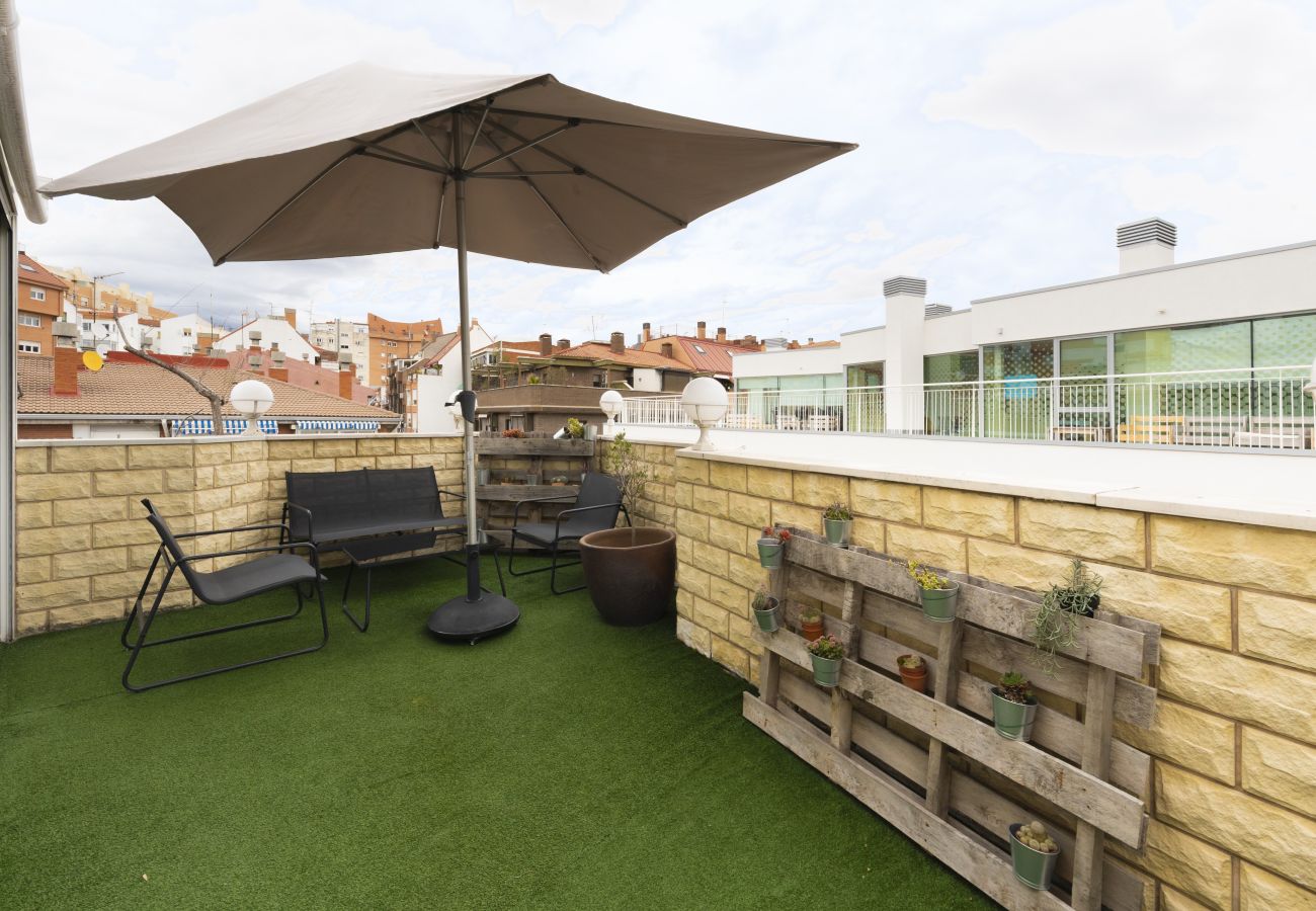 Apartamento en Madrid - Ático con amplia terraza y vistas panorámicas en Madrid