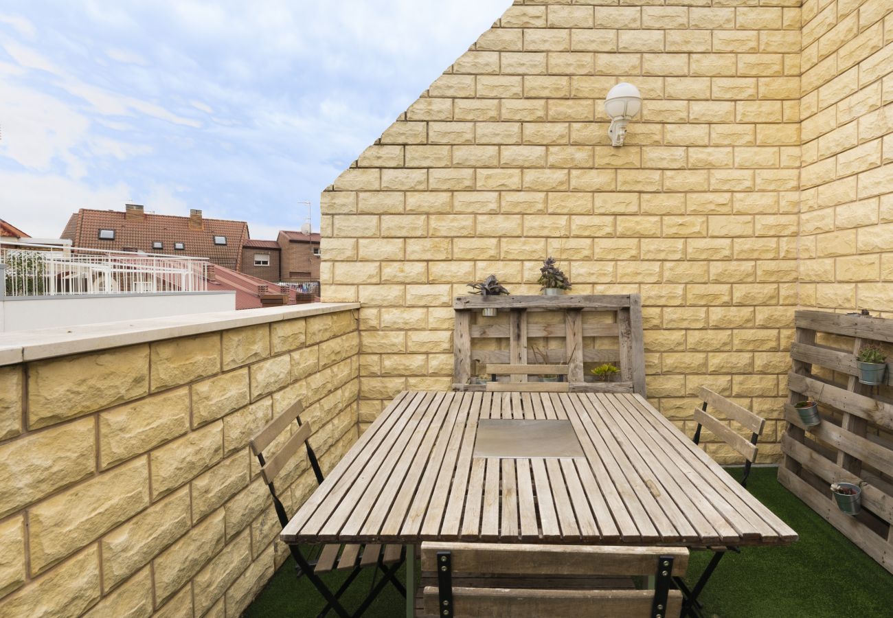 Apartamento en Madrid - Ático con amplia terraza y vistas panorámicas en Madrid