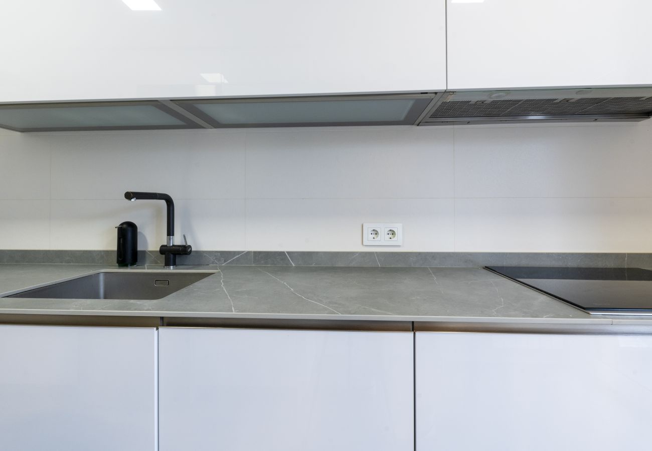 Apartamento en Madrid - Amplio piso de 3 dormitorios y 2 baños en Residencial con Piscina, Pádel y Parking_ Madrid 