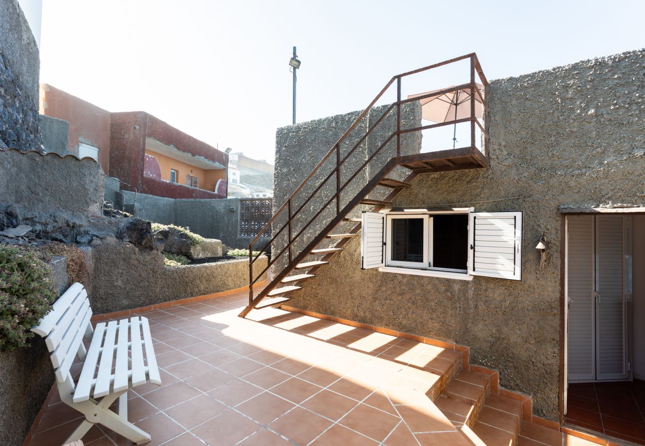 House in Candelaria - Beach house, 5 meters from the sea wifi by Lightbooking