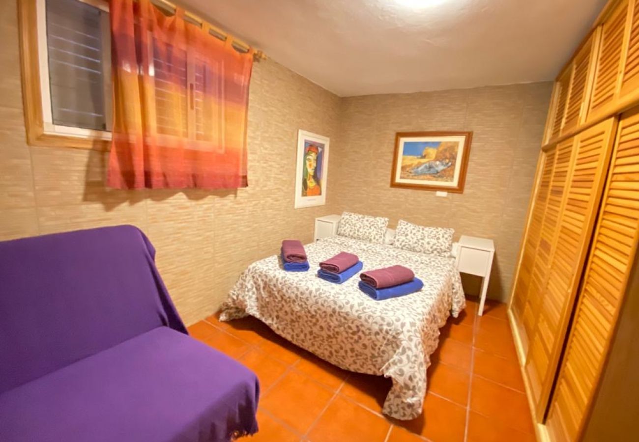 House in Candelaria - Beach house, 5 meters from the sea wifi by Lightbooking