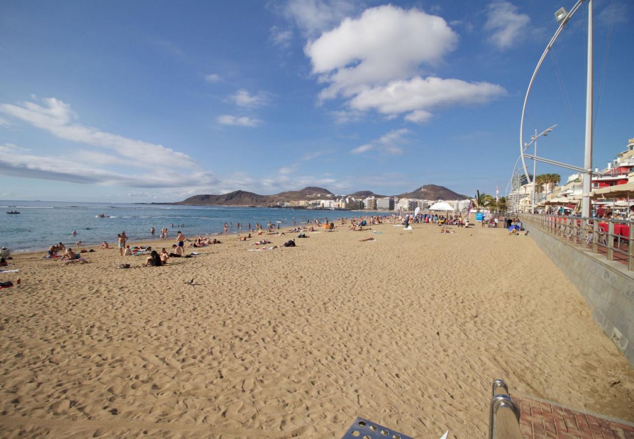 Apartment in Las Palmas de Gran Canaria - Rosamar meters from the beach wifi 306 by Lightbooking