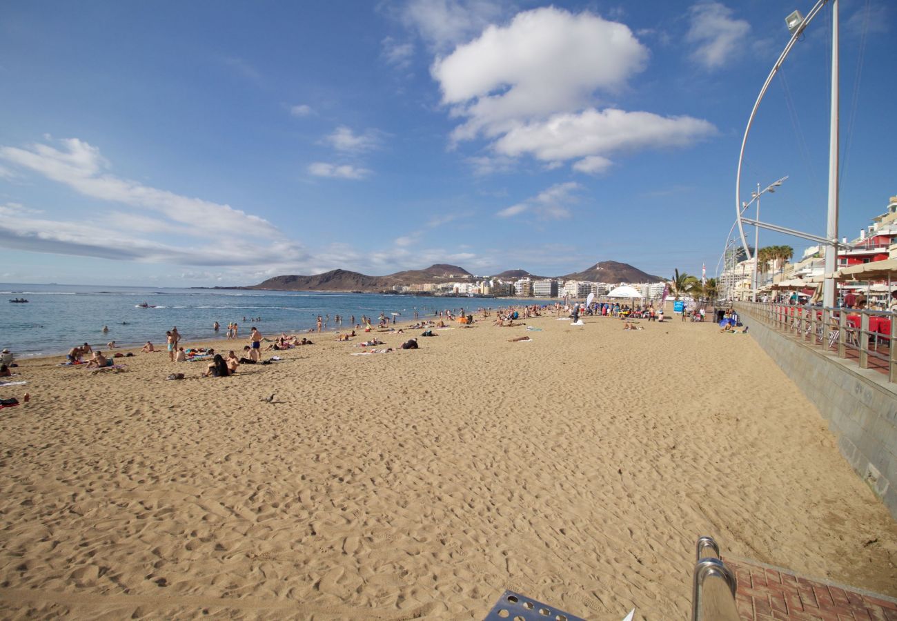 Apartment in Las Palmas de Gran Canaria - Rosamar apartment meters from la playa wifi 102 by Lightbooking