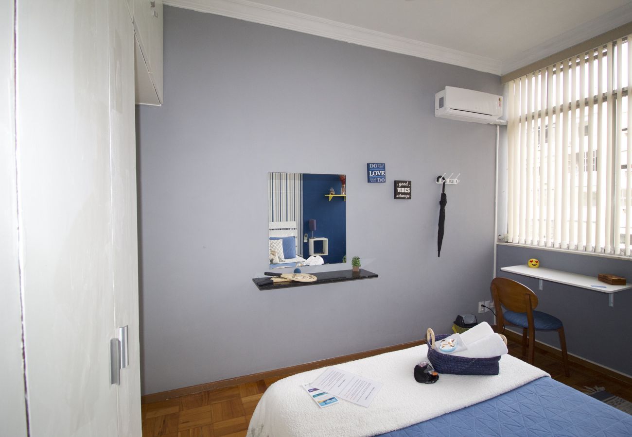 Rent by room in Rio de Janeiro - Gay friendly Ipanema bedroom Vitor/Carlos