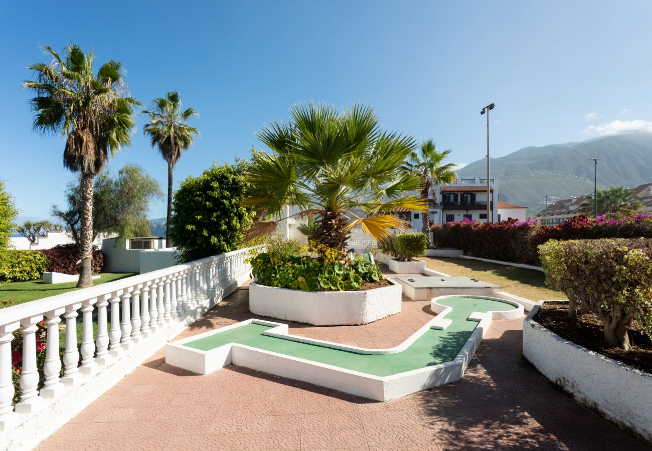 Studio in Puerto de la Cruz - Deluxe studio pool terrace and air by Lightbooking