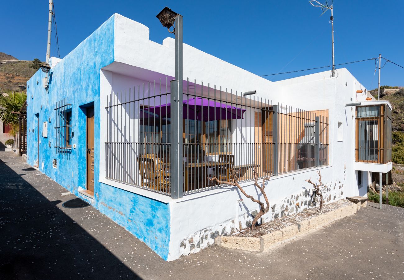 House in Güimar - Family house terrace and barbecue by Lightbooking