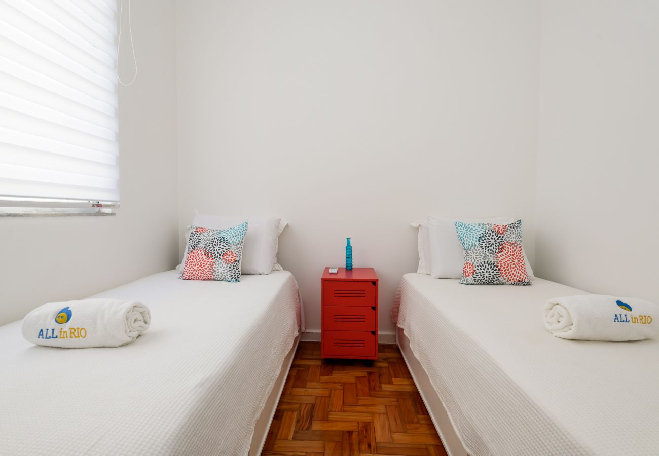 Apartment in Rio de Janeiro - Lovely in Ipanema | Near the beach | PM402 Z1