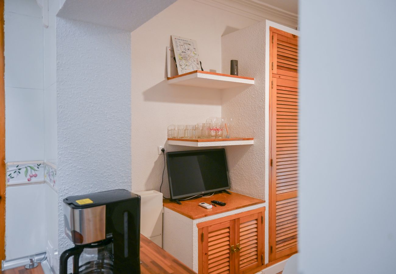 Studio in Madrid - COZY APARTMENT-LAVAPIES- MADRID CITY CENTER