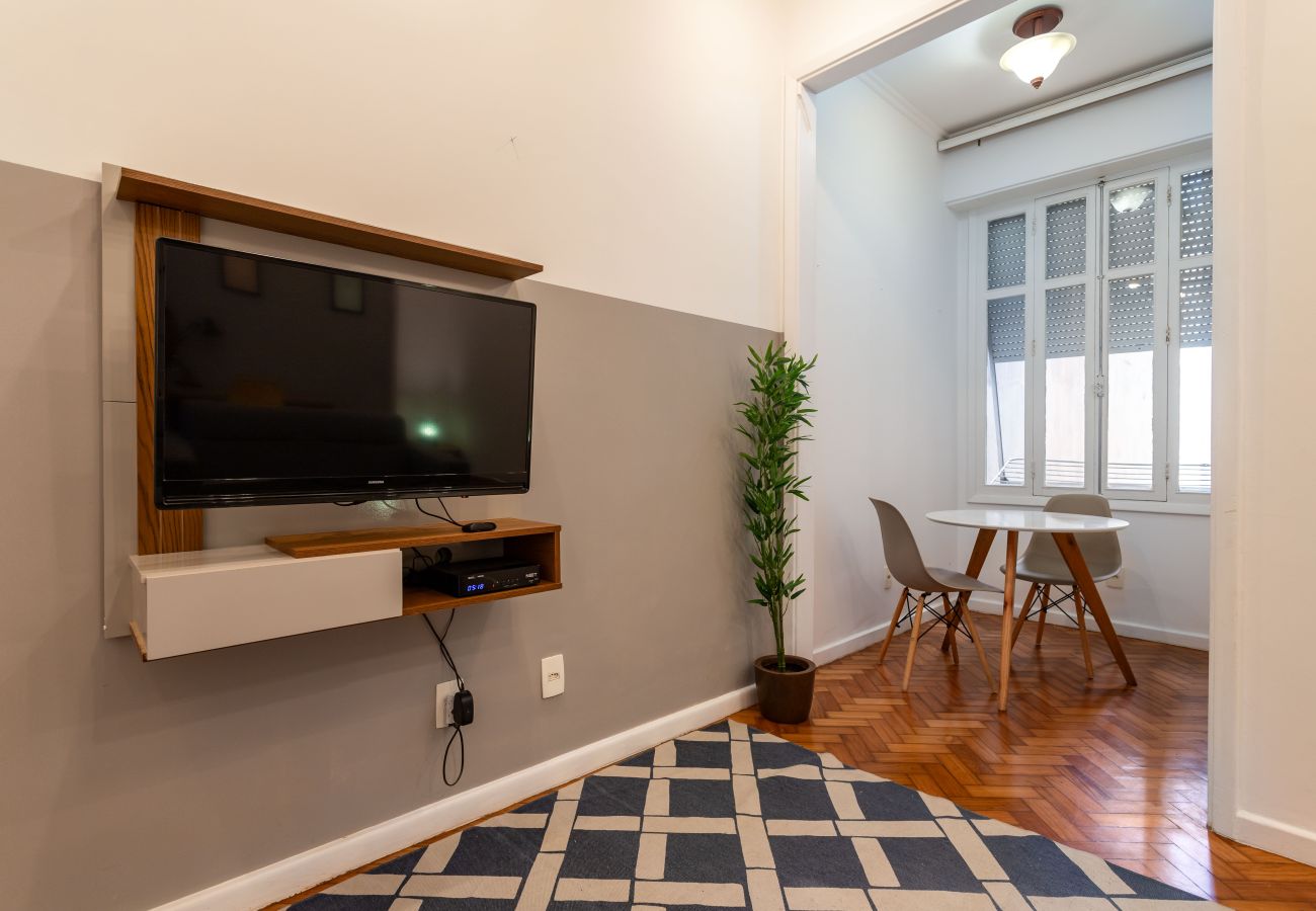 Apartment in Rio de Janeiro - 5 minutes from Copacabana beach | NSC808