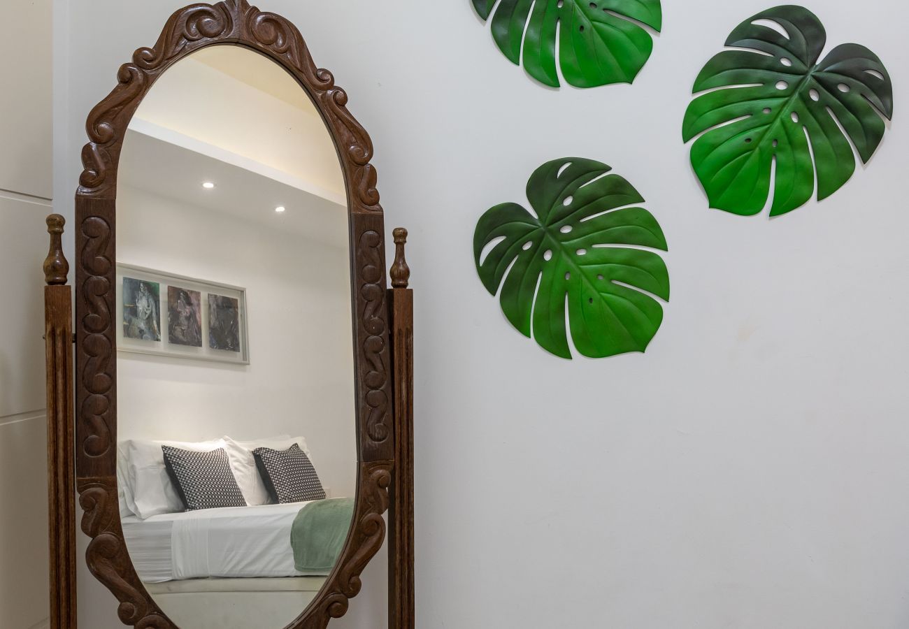 Apartment in Rio de Janeiro - 2 minutes from Copacabana beach | A502