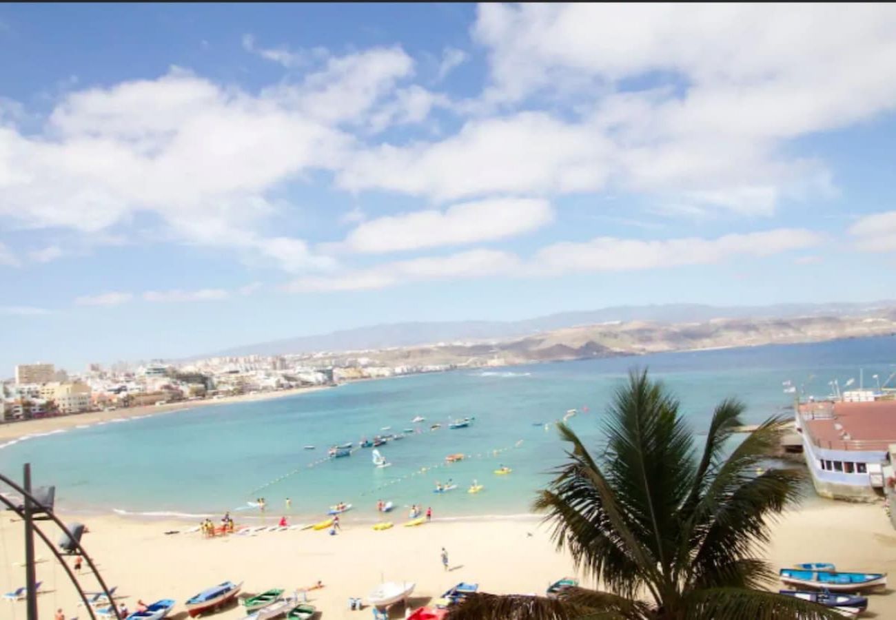 Apartment in Las Palmas de Gran Canaria - On the first line of Canteras beach Sea view