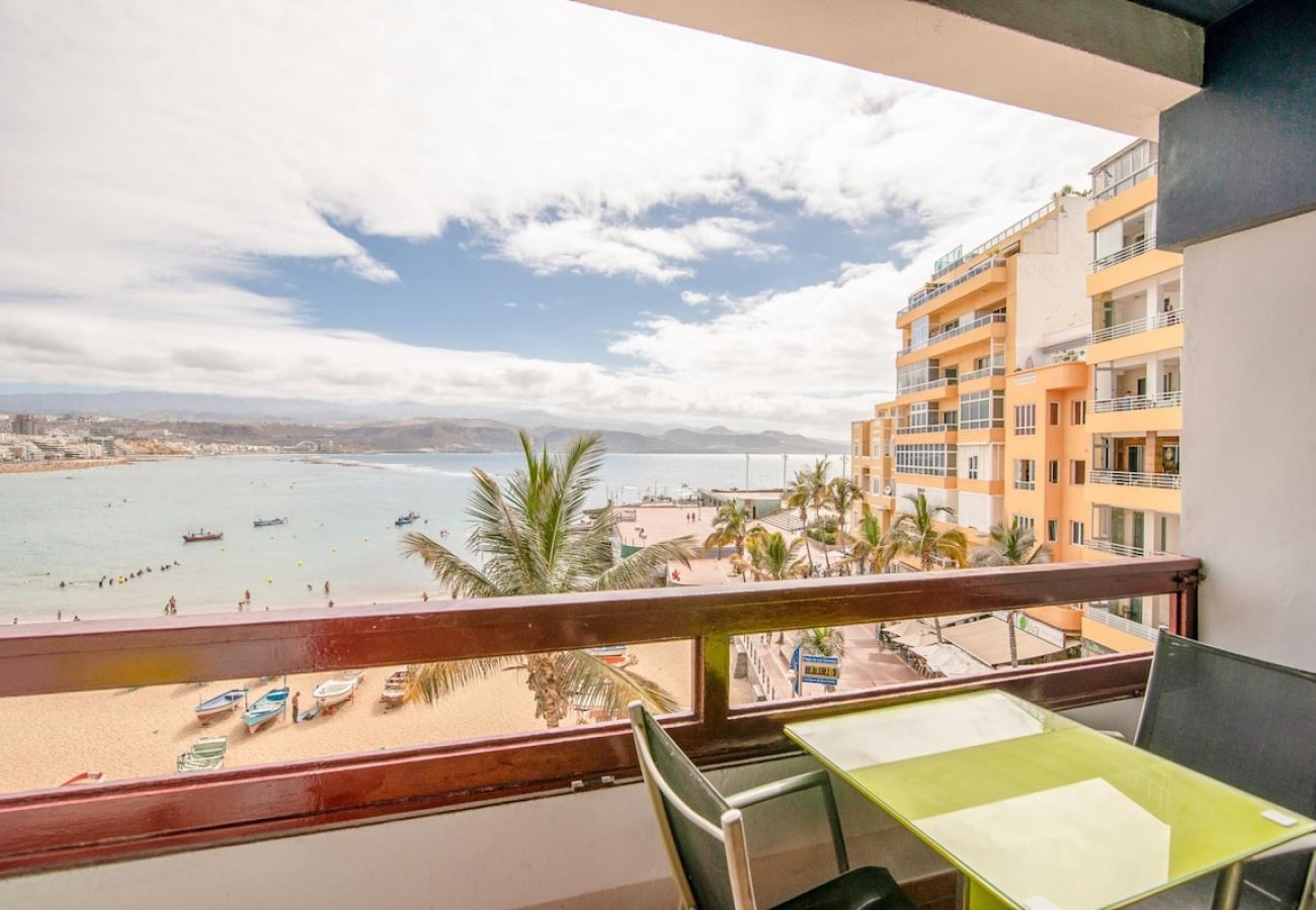 Apartment in Las Palmas de Gran Canaria - On the first line of Canteras beach Sea view