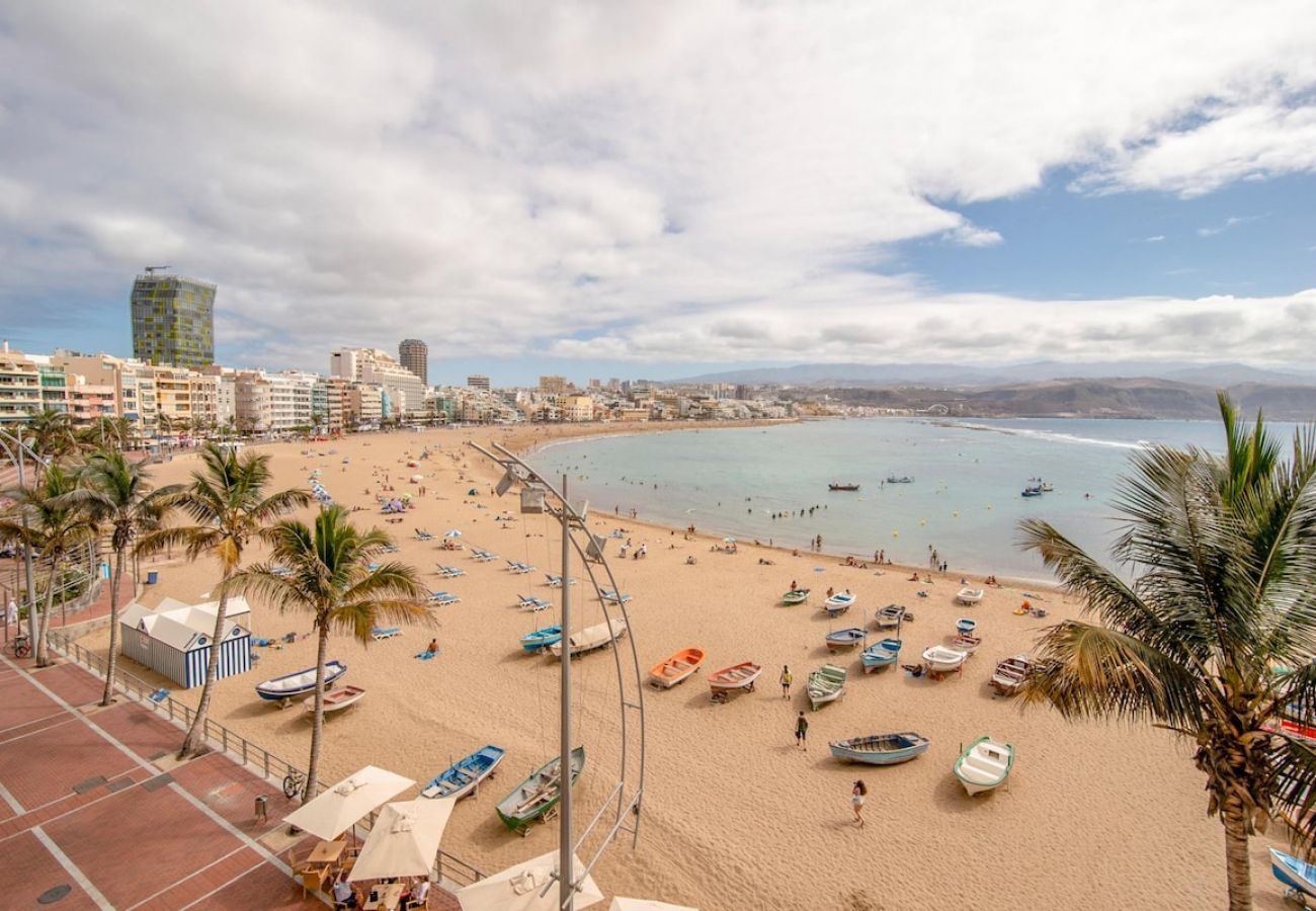 Apartment in Las Palmas de Gran Canaria - On the first line of Canteras beach Sea view