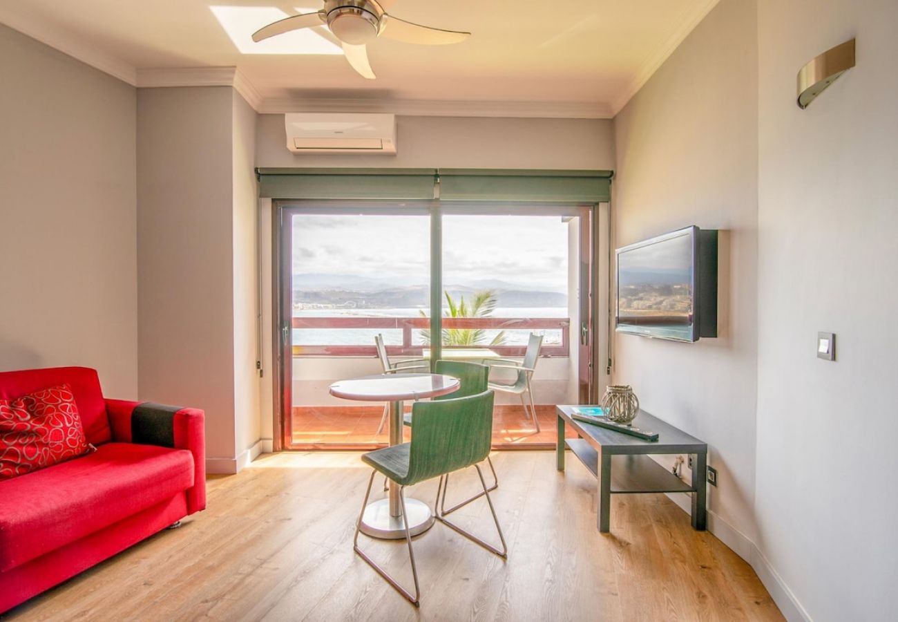 Apartment in Las Palmas de Gran Canaria - On the first line of Canteras beach Sea view