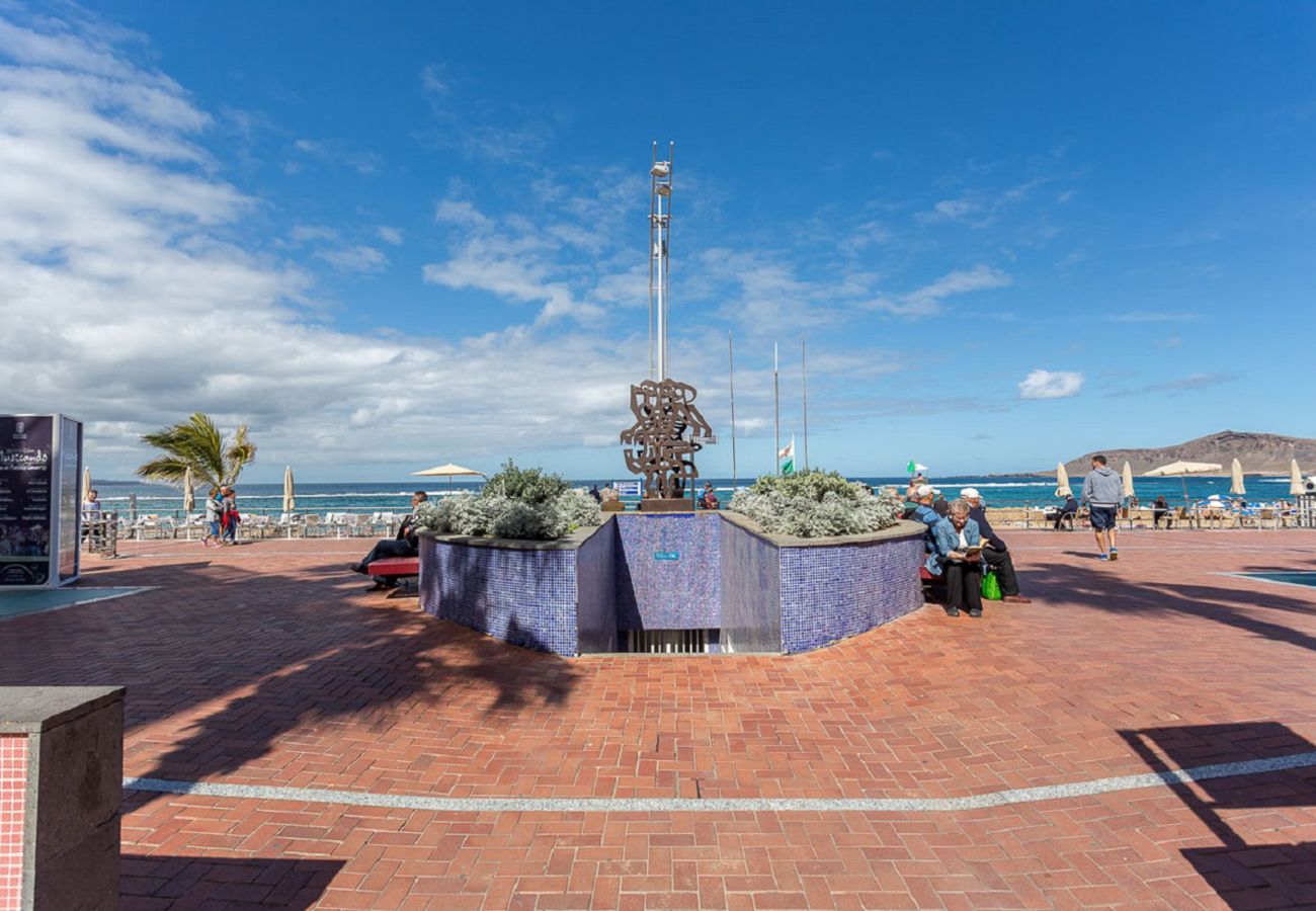 Apartment in Las Palmas de Gran Canaria - Studio 21 with balcony on Las Canteras beach