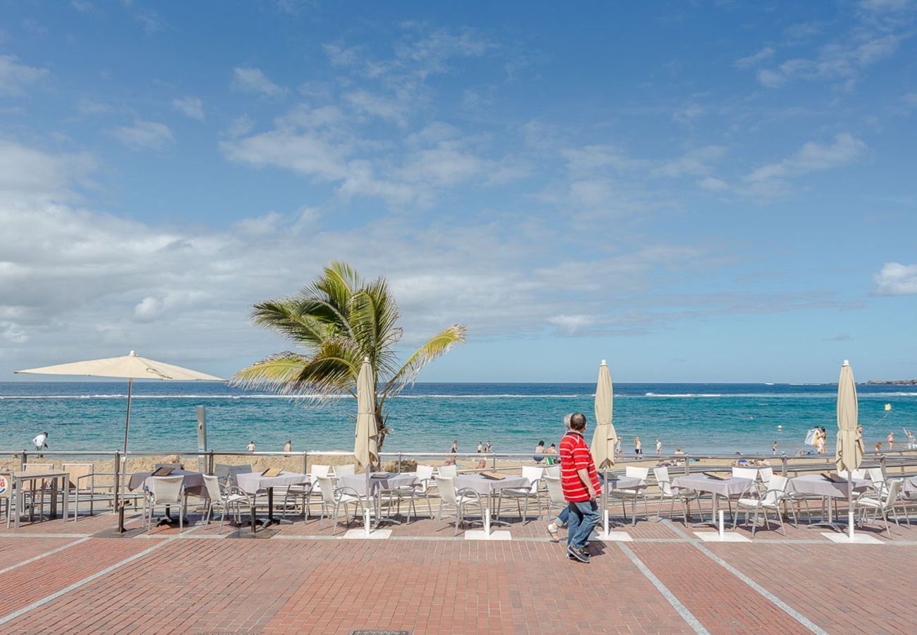 Apartment in Las Palmas de Gran Canaria - Studio 21 with balcony on Las Canteras beach