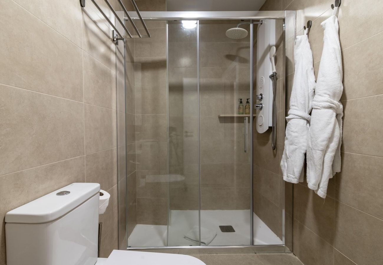 Apartment in Las Palmas de Gran Canaria - Nuevos Lightbooking Livian Suites Las Palmas 5 A 