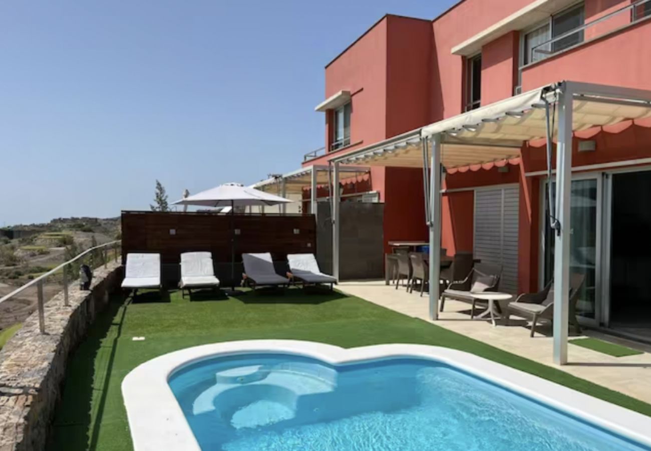 Villa in San Bartolomé de Tirajana - Lightbooking private pool Salobre Golf 