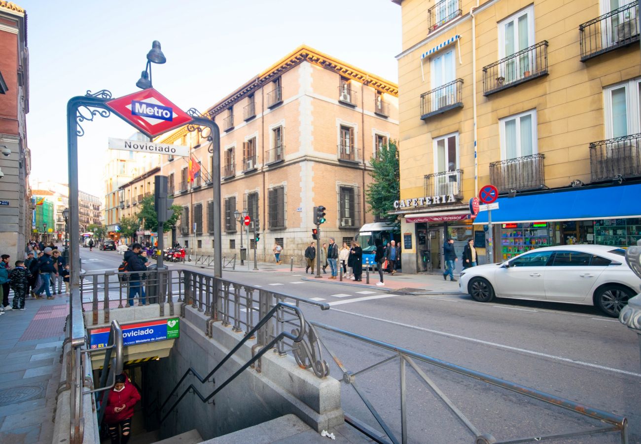 Apartment in Madrid - Apartamento con Encanto en Malasaña MIN24