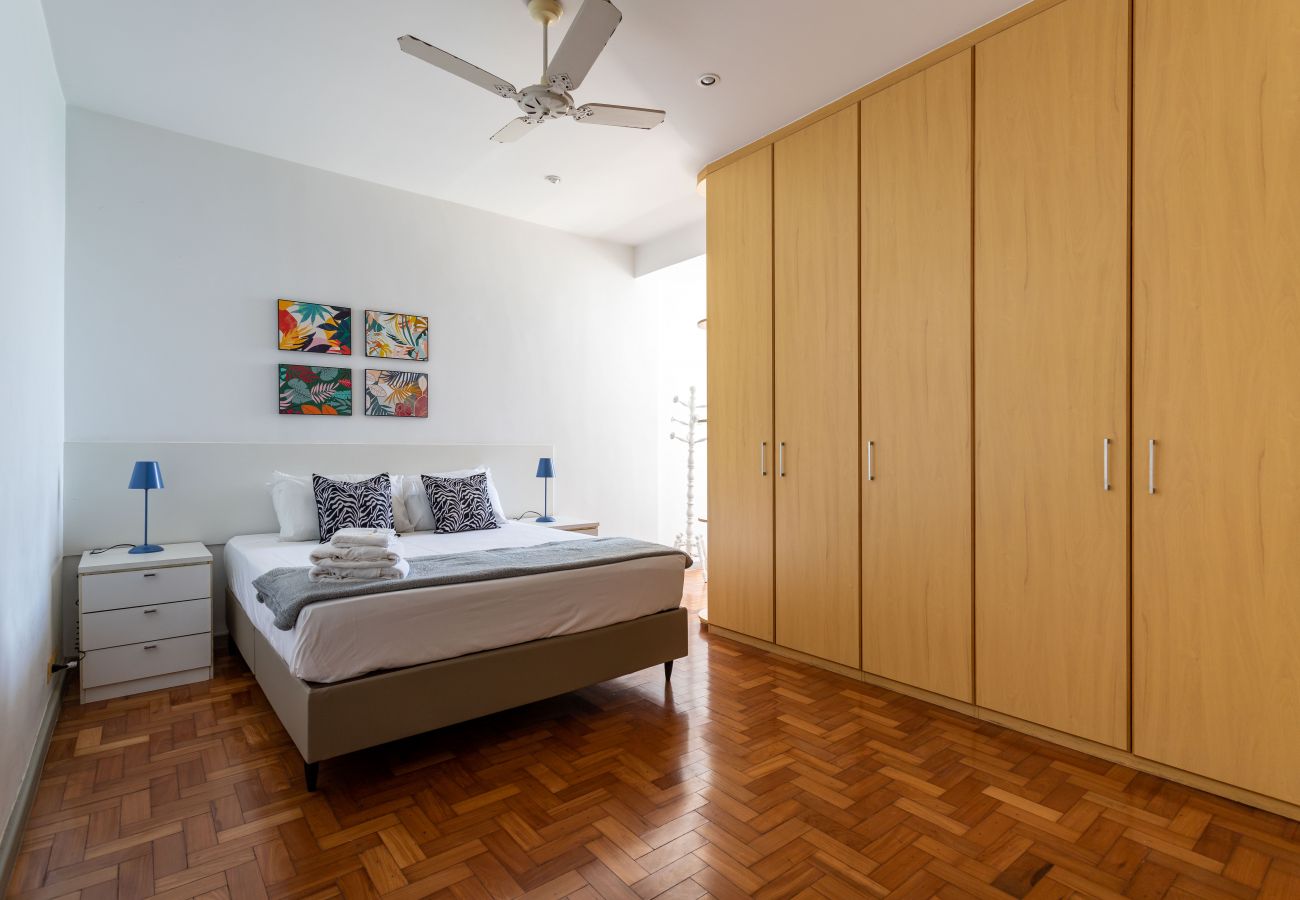 Apartment in Rio de Janeiro - View of Copacabana beach | A1103