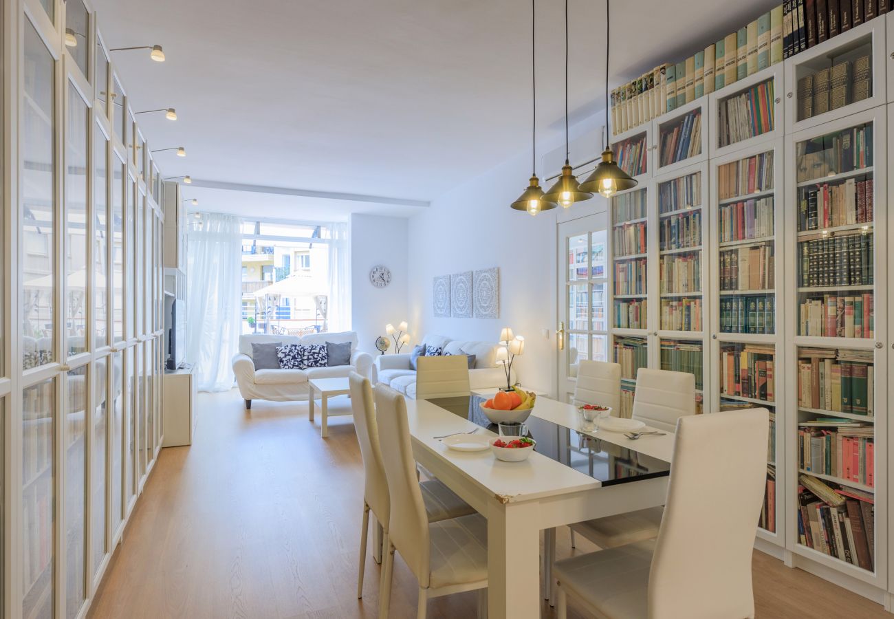 Apartment in Barcelona - Apartment with private terrace, 3 bedrooms, Eixample